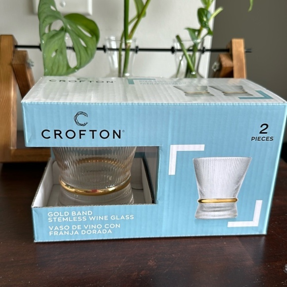 Stemless wine glasses